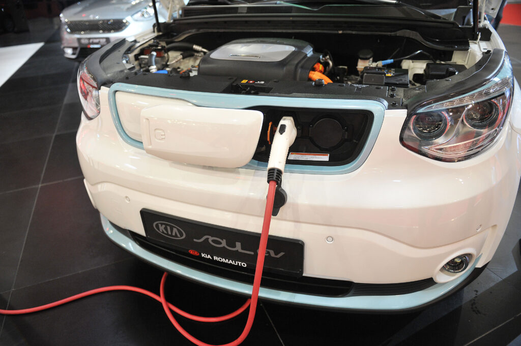 ciolacu:-crestem-valoarea-ecotichetului-pentru-masinile-electrice-la-circa-7.500-de-euro