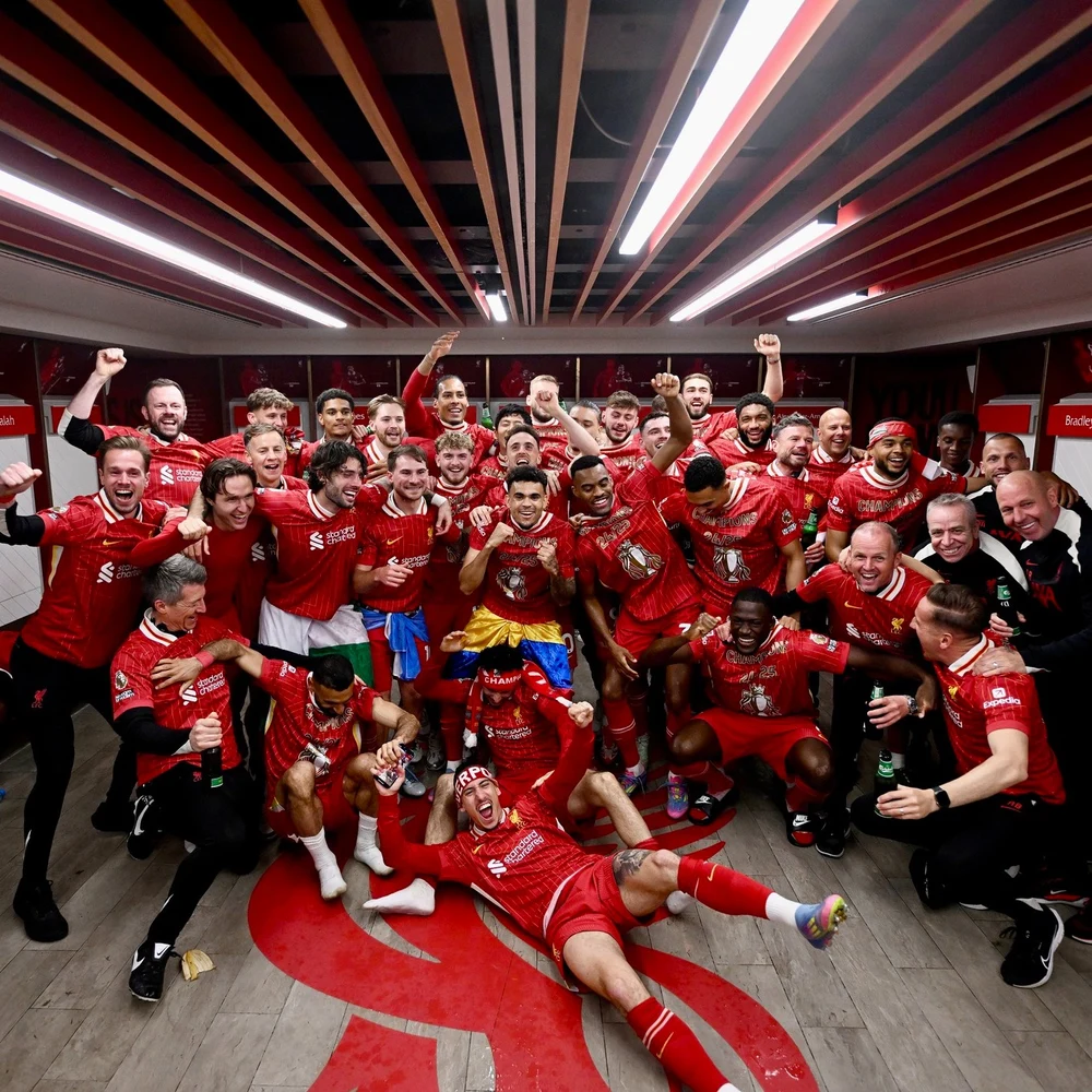 liverpool-scrie-istorie-cu-arne-slot-pe-banca.-cui-i-a-multumit-antrenorul-olandez