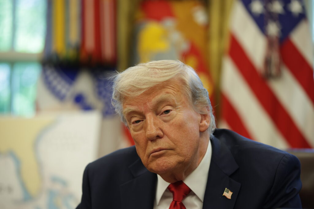 trump-pregateste-masuri-pentru-a-reduce-impactul-taxelor-asupra-producatorilor-auto-americani