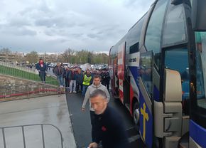 ce-urmarea-mm-stoica-pe-tableta,-inainte-de-fcsb-–-u-cluj-imaginile-surprinse-de-reporterii-gsp