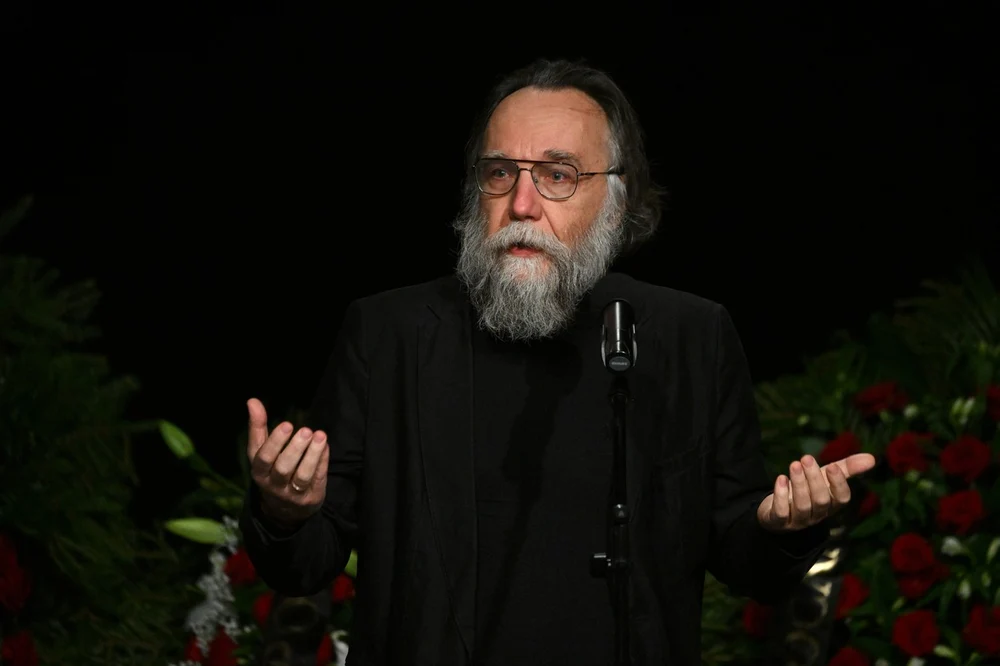 cum-a-ajuns-aleksandr-dughin-un-soi-de-rasputin-geopolitic-cu-ambitii-de-influencer