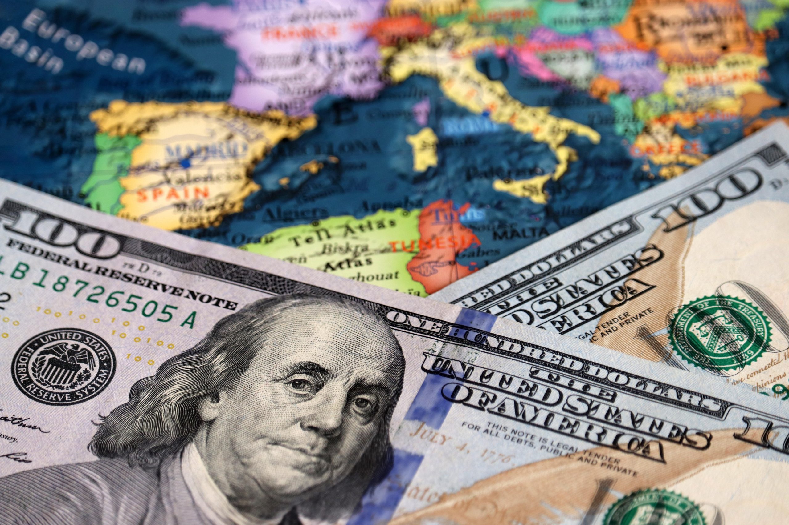 xtb:-euro,-in-lumina-reflectoarelor-dupa-regresul-dolarului.-fenomenul,-urmarit-de-investitori