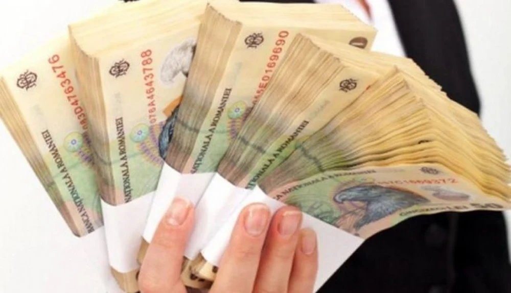 directorul-unei-companii-din-romania-incaseaza-57000-de-euro-pe-luna.-cat-iau-subordonatii-lui