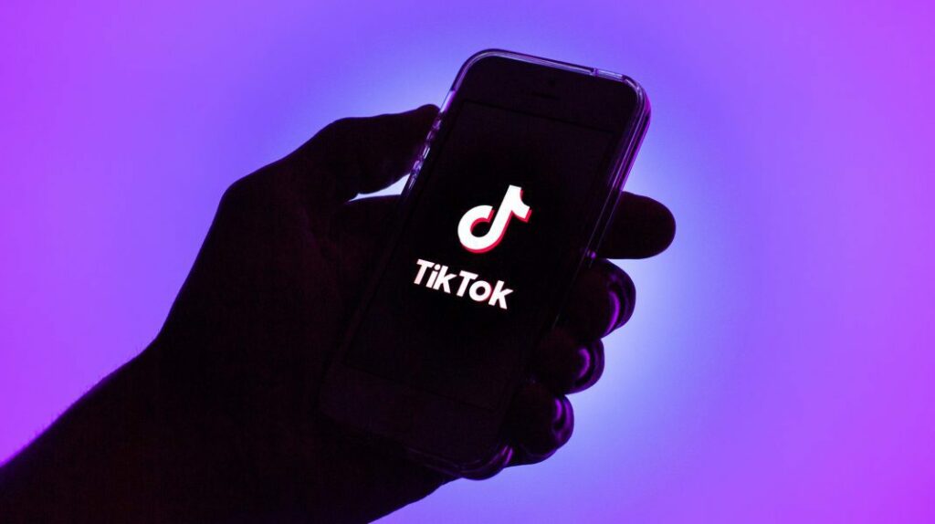 tiktok,-amendat-cu-530-milioane-de-euro-in-irlanda-pentru-transferuri-ilegale-de-date-in-china