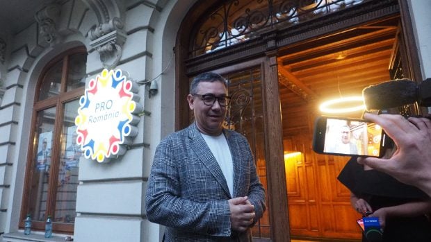 victor-ponta-visa-sa-se-bata-cu-george-simion-in-turul-2-|-reportaj