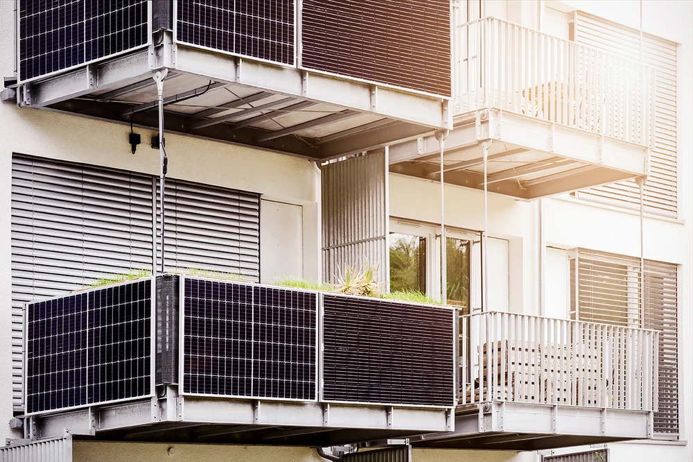 fotovoltaice-pe-bloc:-asociatiile-de-proprietari-vor-primi-finantare-de-la-stat