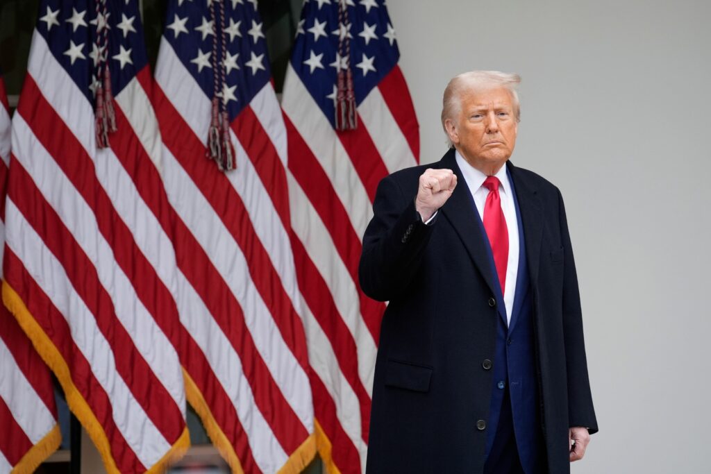 donald-trump-anunta-un-acord-comercial-cu-regatul-unit-in-plina-criza-tarifara