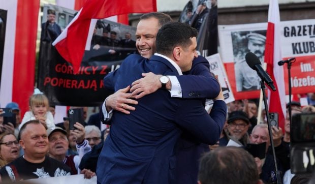 ce-i-a-raspuns-george-simion-lui-donald-tusk,-care-l-a-acuzat-ca-este-omul-rusiei