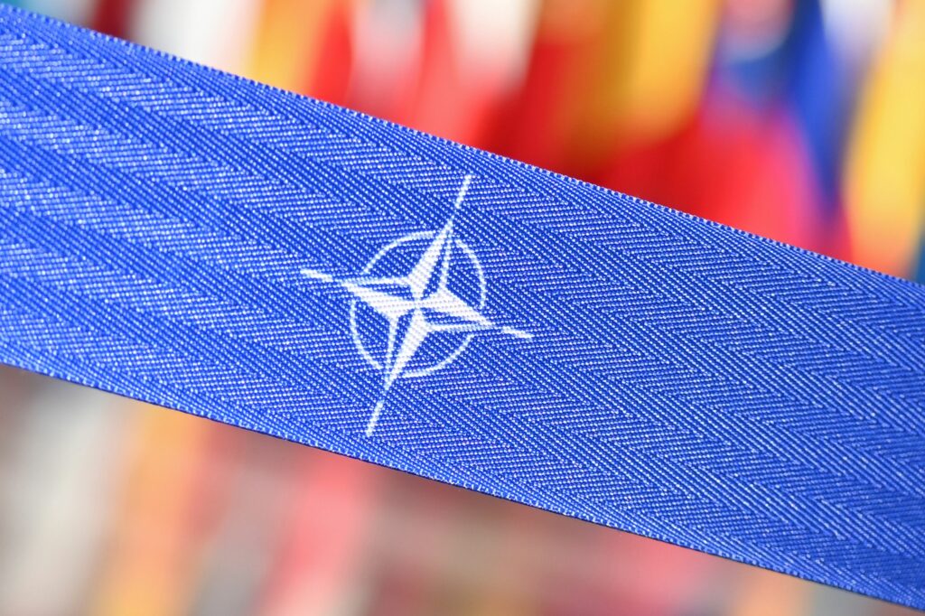 aliatii-nato-trebuie-sa-elimine-deficitul-de-cheltuieli-pentru-aparare,-sustin-italia-si-germania