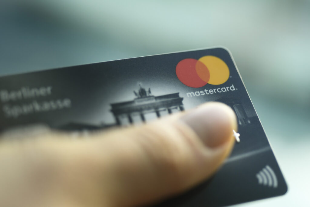 taxele-visa-si-mastercard-sunt-investigate-din-nou-de-autoritatile-europene-antitrust