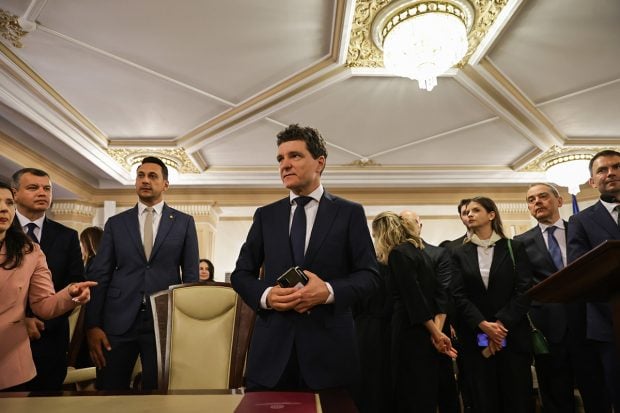 cine-transmite-la-tv-ceremonia-de-investire-a-noului-presedinte-ales,-nicusor-dan