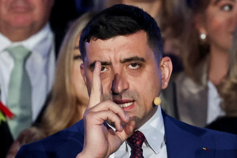 george-simion,-atac-la-liderii-europeni-din-polonia.-macron-tocmai-a-fost-batut-de-sotia-sa