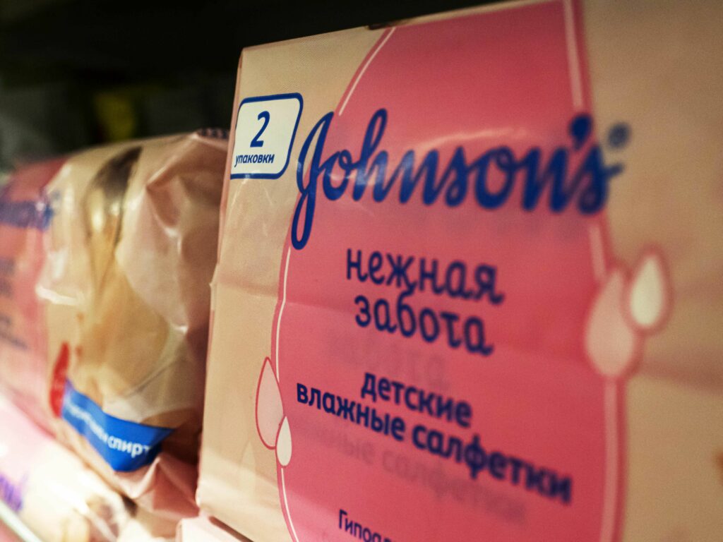 lege-care-schimba-modul-de-folosire-a-servetelelor-umede.-producatorii-pot-fi-amendati