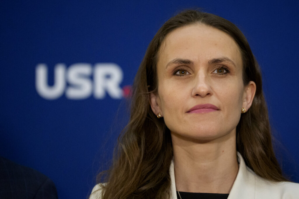 usr-propune-masuri-pentru-reducerea-deficitului-bugetar:-eliminarea-risipei-si-a-privilegiilor