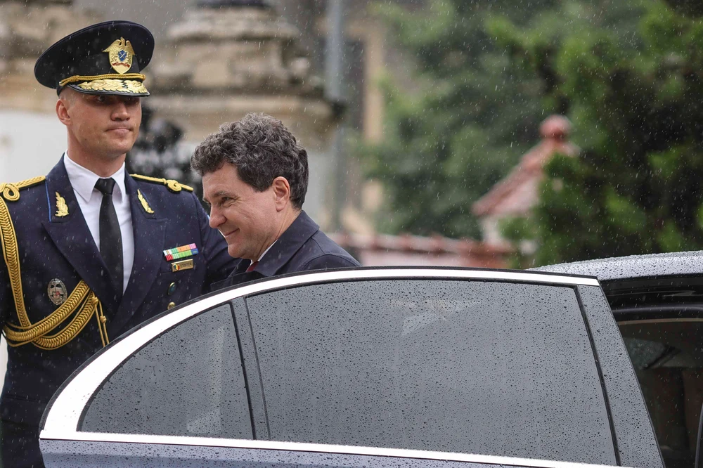 presedintele-nicusor-dan-greseste-cand-crede-ca-poate-rezolva-totul-de-la-cotroceni