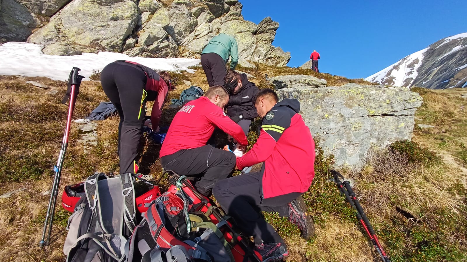 17-turisti,-blocati-pe-munte-din-cauza-unei-viituri-produse-in-arges