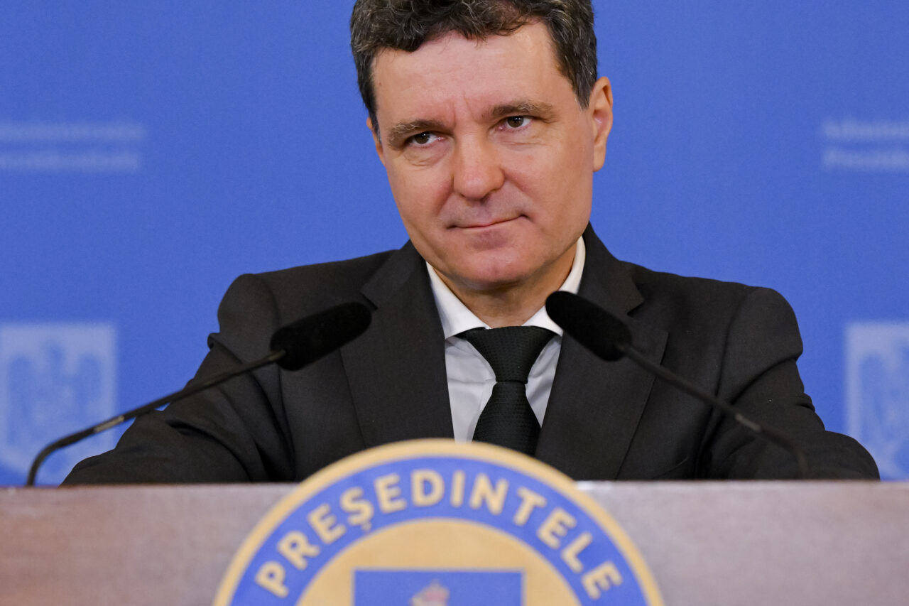 presedintele-nicusor-dan-a-invitat-luni,-la-discutii,-reprezentantii-sindicatelor-(surse)