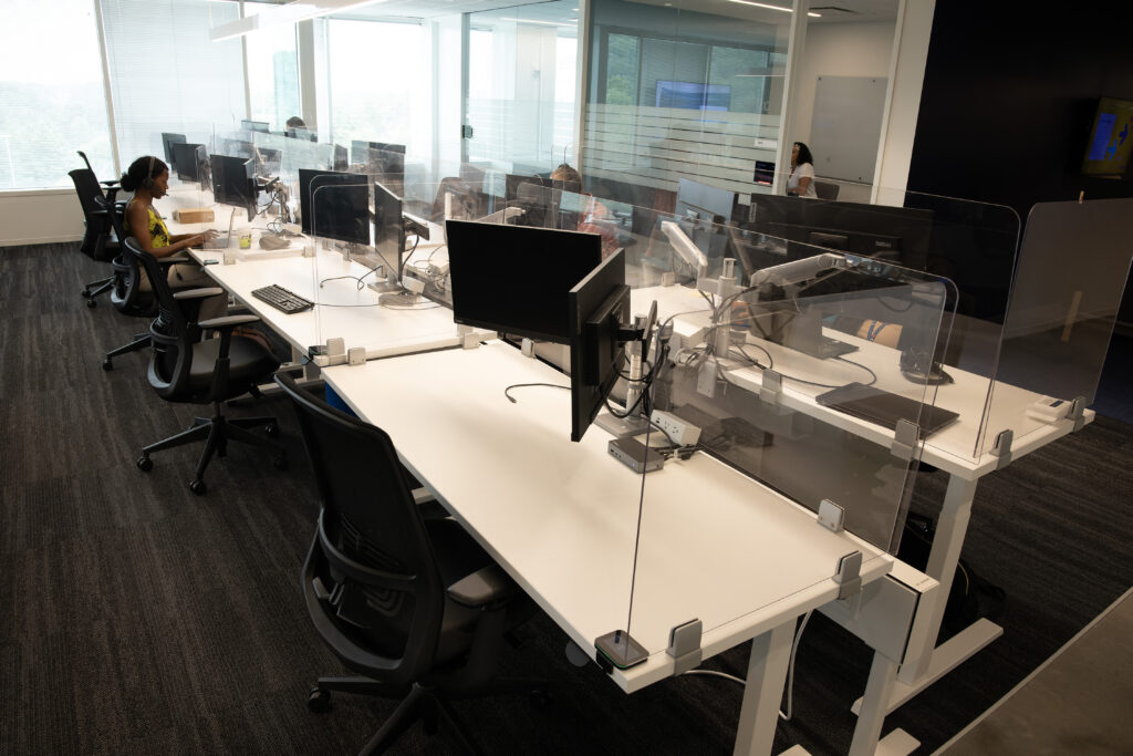 avertisment-direct.-amazon-spune-ca-inteligenta-artificiala-va-duce-la-concedieri