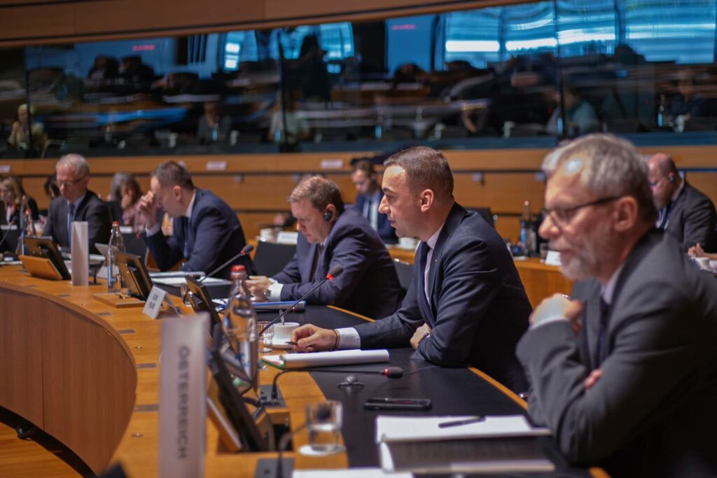 romania-a-trimis-la-ce-proiectul-pentru-construirea-unei-ai-giga-factory