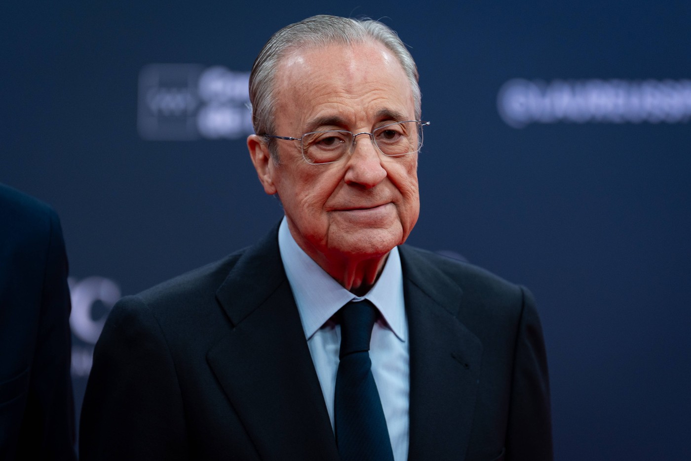 out-de-la-real-madrid!-florentino-perez-ii-plateste-jumatate-din-salariu-doar-ca-sa-scape-de-el