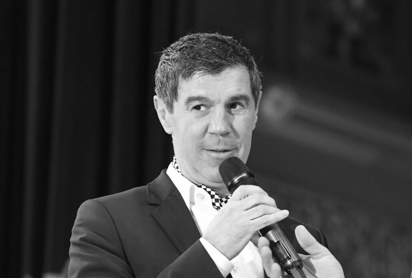 cine-transmite-la-tv-inmormantarea-lui-mihai-leu