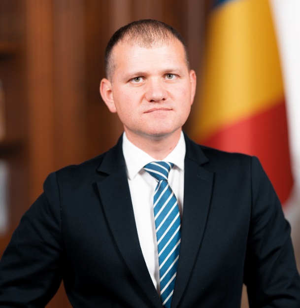 guvernul-trebuie-sa-aleaga:-cetateanul-roman-sau-ursul-salbatic?-spune-valeriu-munteanu-(aur)