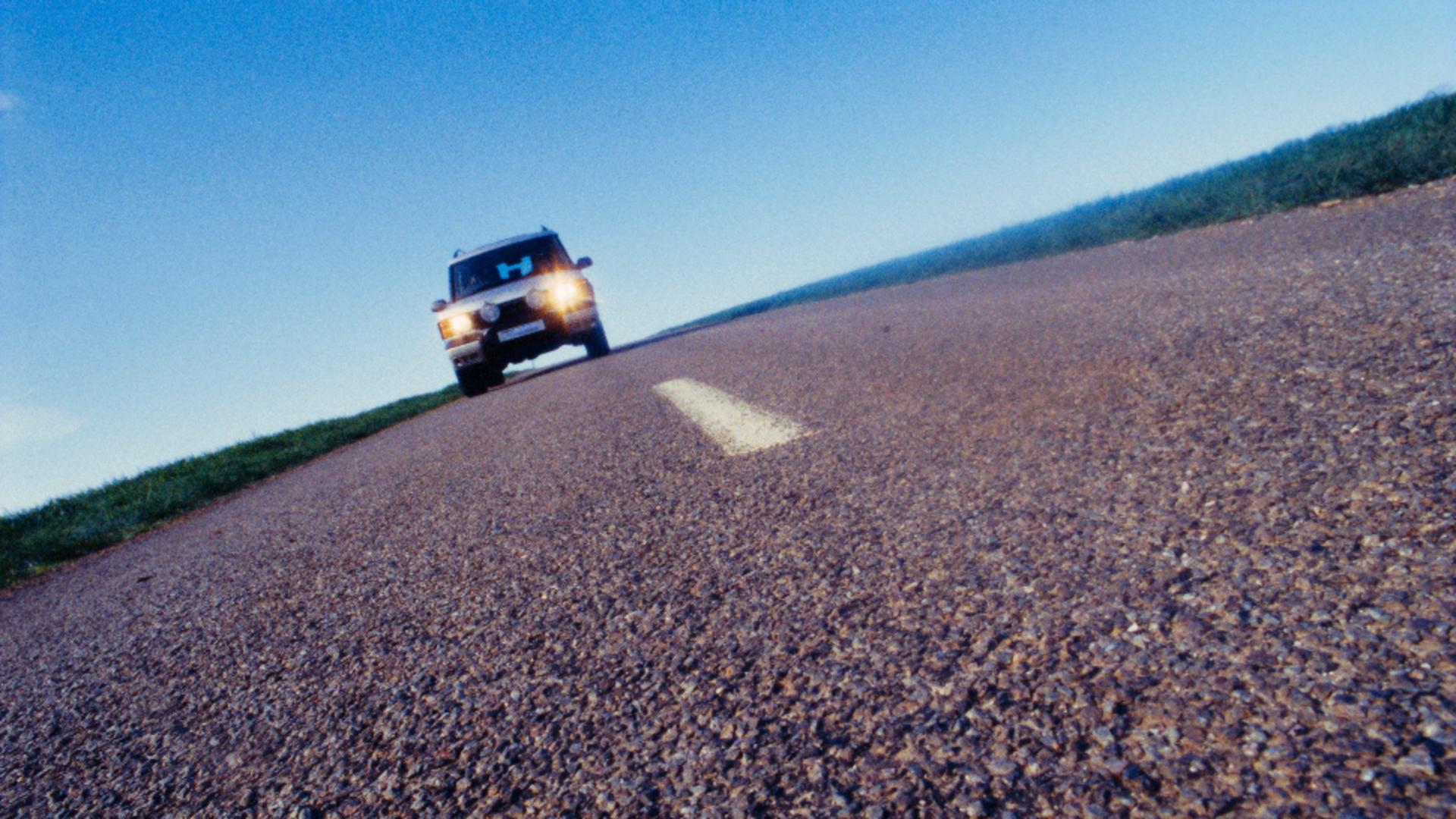 cod-rutier-2025.-farurile-trebuie-pornite-si-pe-timpul-zilei:-obligatie-sau-nu?