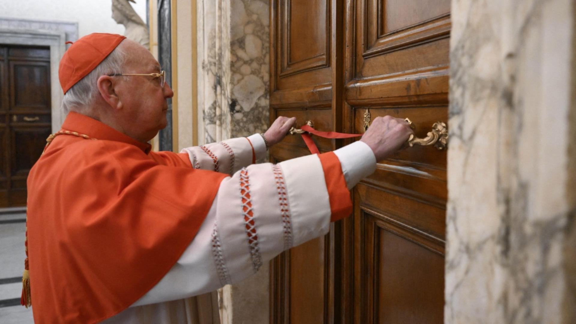 cine-este-cardinalul-kevin-farrell,-care-conduce-vaticanul-dupa-moartea-papei-francisc?