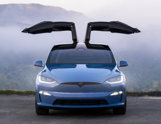 partidul-politic-al-lui-musk-provoaca-scaderea-actiunilor-tesla