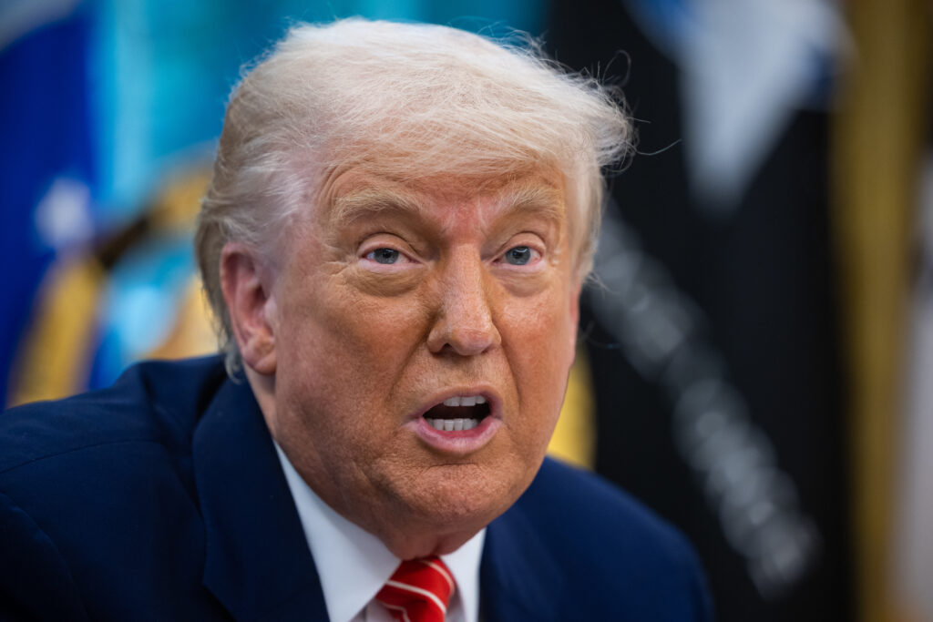 procesul-lui-bolsonaro:-trump-ameninta-brazilia-cu-tarife-de-50%-daca-nu-opreste-procedura-imediat