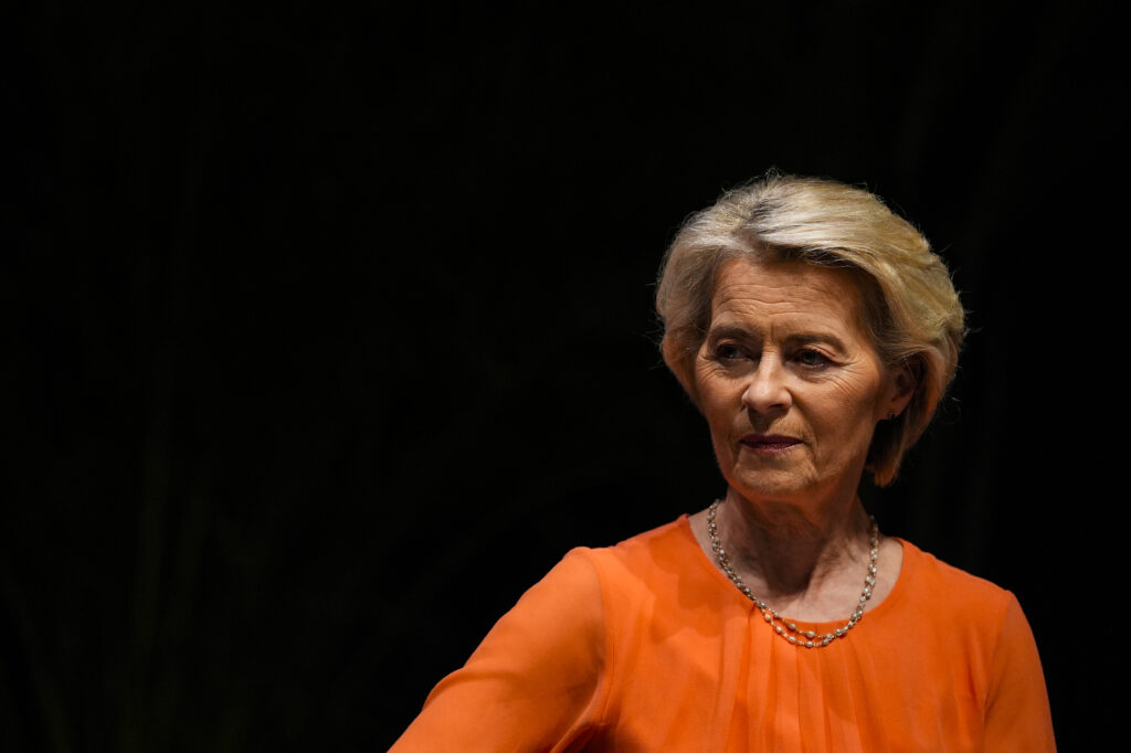 ursula-von-der-leyen-da-startul-jocurilor-foamei-in-ue,-acuza-comitetul-regiunilor