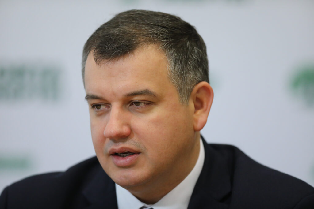 eugen-tomac:-decizia-standard&poors-e-corecta.-exista-sanse-ca-romania-sa-evite-un-dezastru