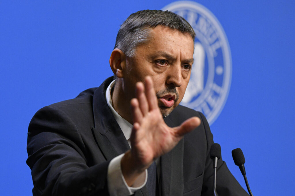 sindicatele-din-invatamant-cer-demisia-ministrului-daniel-david