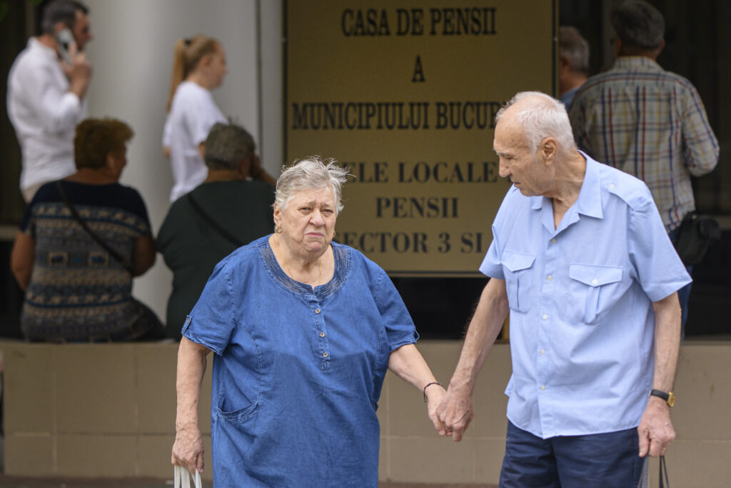 pensionarii-cu-venituri-peste-3000-lei-platesc-cass-din-august.-exista-si-exceptii