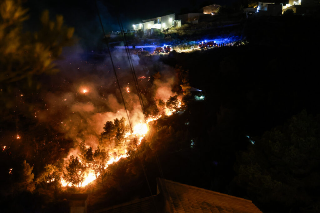 comisia-europeana-ofera-sprijin-frantei-in-lupta-cu-incendiile-de-vegetatie