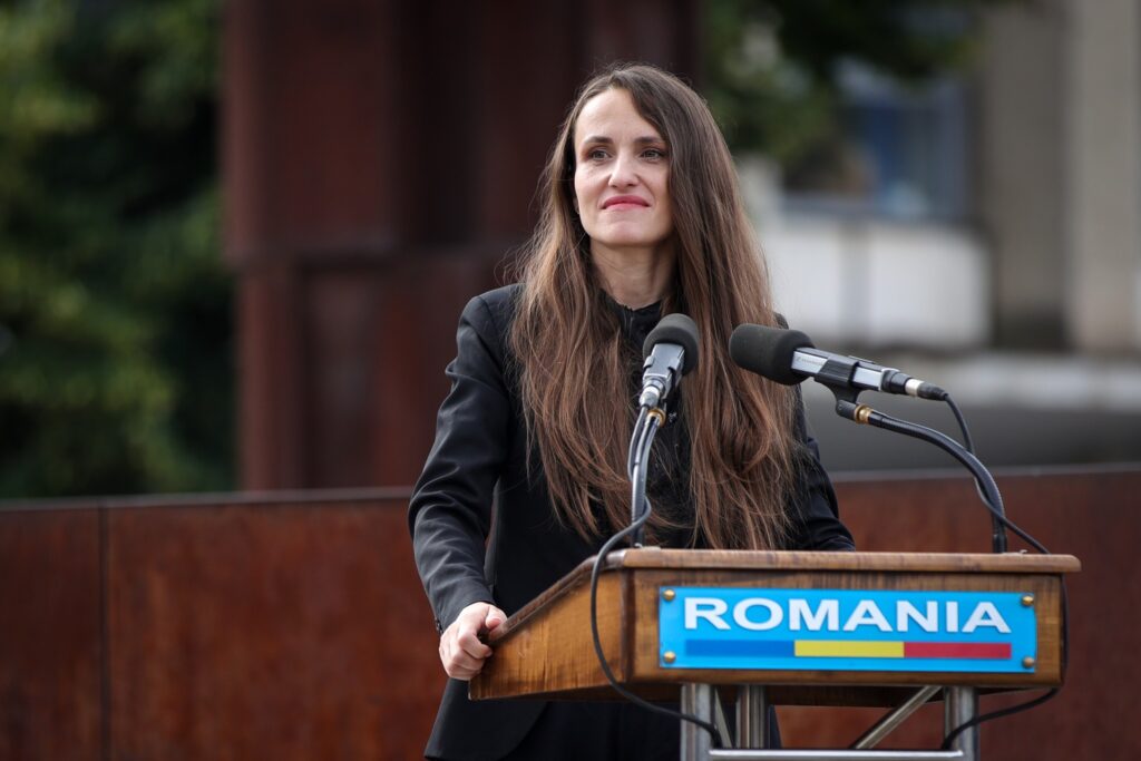 oana-toiu-a-discutat-in-ucraina-despre-nevoile-etnicilor-romani-si-limba-romana