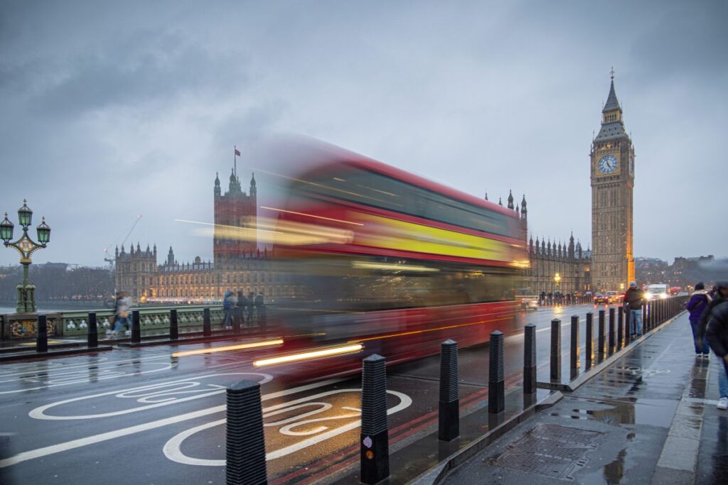 majorarile-taxelor-sunt-inevitabile,-spun-economistii-britanici