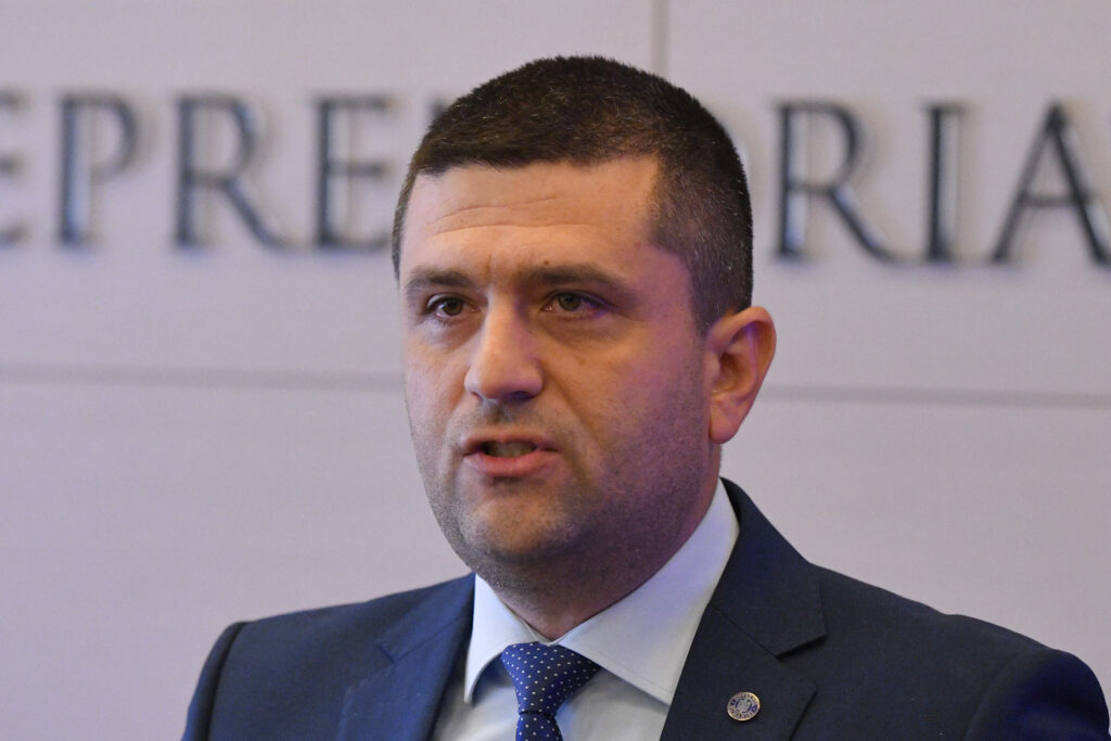 ministrul-economiei:-romania-va-putea-relua-exploatarea-grafitului-din-gorj