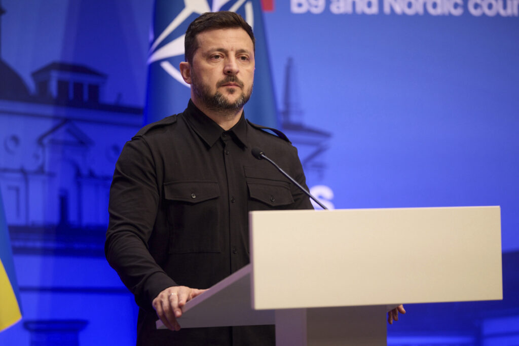 intalnirea-din-marea-britanie-intre-ucraina-si-aliati-a-fost-constructiva,-spune-zelenski