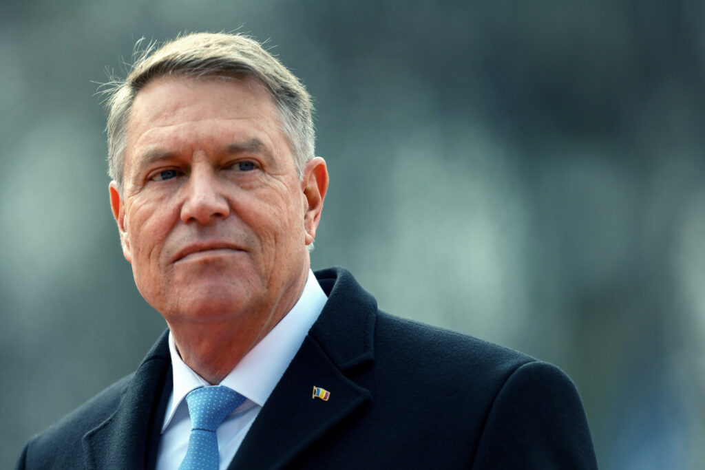 klaus-iohannis,-somat-de-anaf-sa-plateasca-o-datorie-de-aproape-un-milion-de-euro