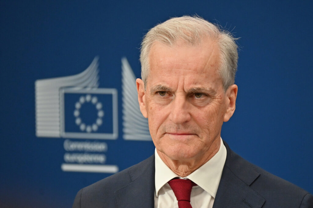 prim-ministrul-norvegiei-viziteaza-ucraina,-in-timp-ce-trump-analizeaza-optiunile-de-pace