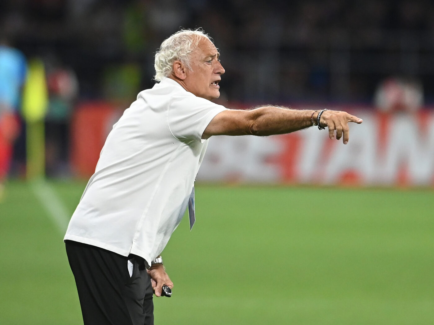 ia-l-pe-cosmin-contra.-nelu-varga,-sfatuit-sa-l-dea-afara-rapid-pe-andrea-mandorlini