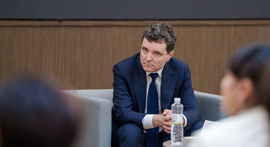 presedintele-nicusor-dan-intervine-in-cazul-livratorului-strain-agresat