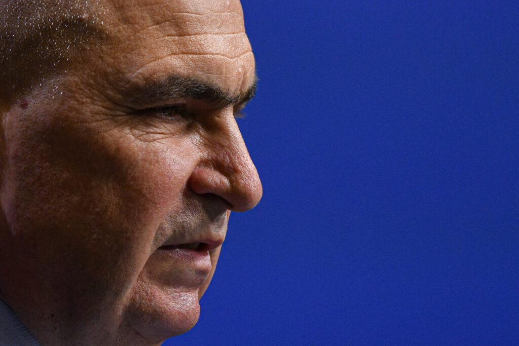 bolojan,-intrebat-despre-o-noua-crestere-a-tva:-eu-caut-sa-fiu-cat-se-poate-de-corect-cu-romanii