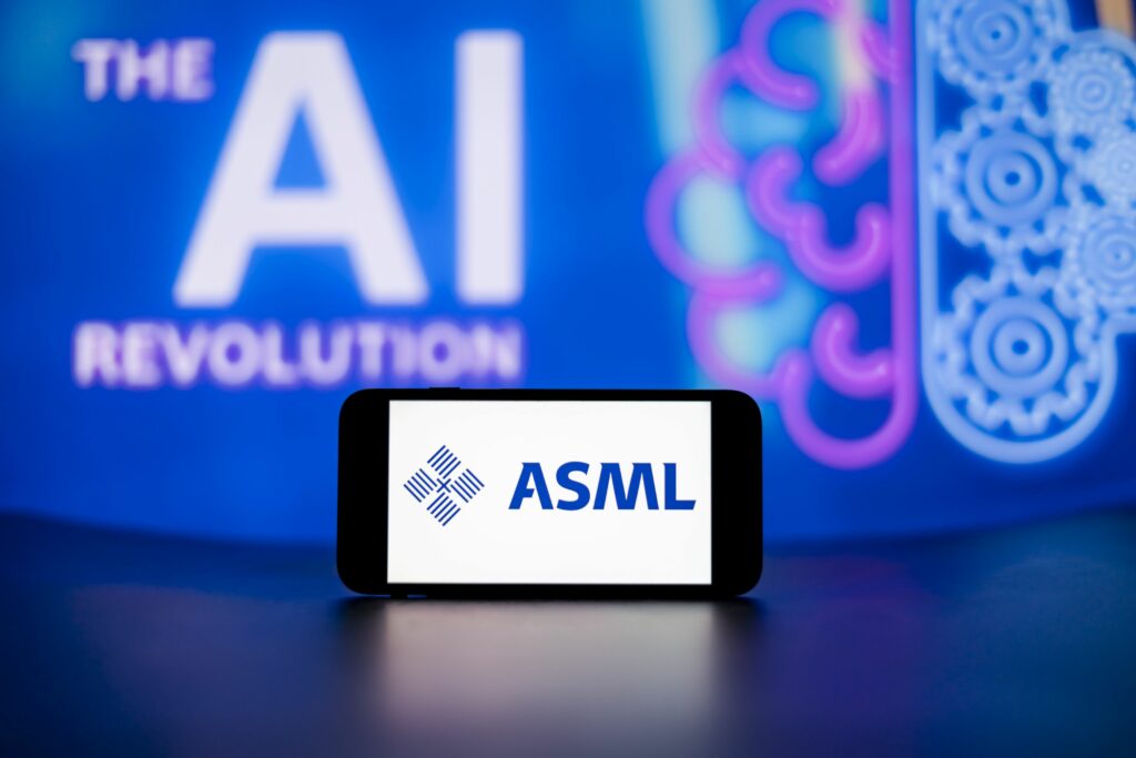 asml-investeste-in-mistral-ai-si-devine-cel-mai-mare-actionar-al-startup-ului-francez