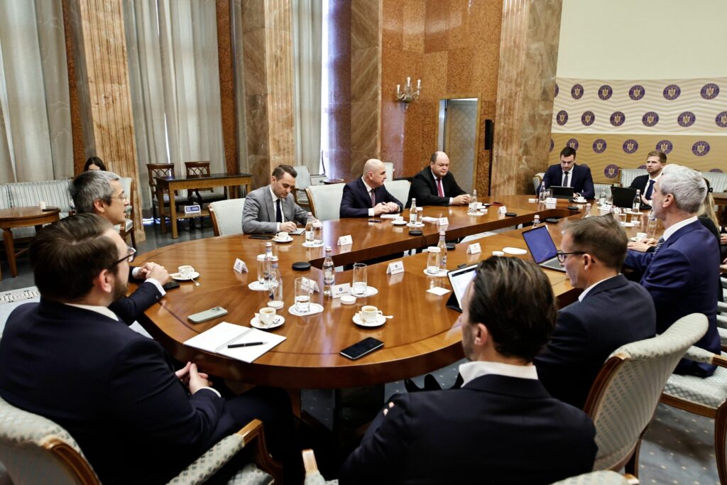 bolojan,-discutii-cu-investitorii-internationali-despre-situatia-fiscal-bugetara-a-romaniei