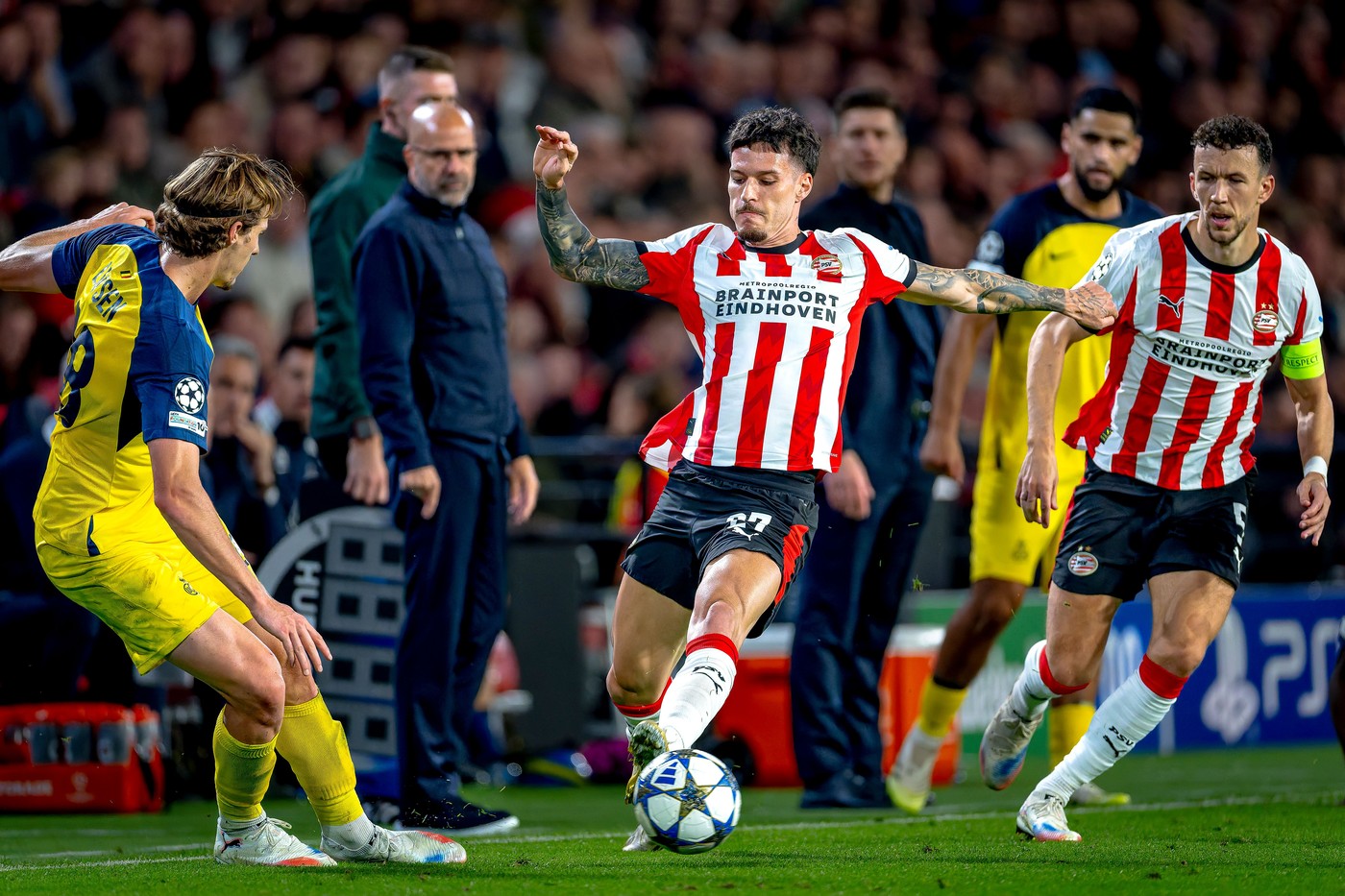 e-cam-gata-pentru-dennis-man-la-psv.-ce-a-fost-si-ce-a-ajuns-romanul:-rezerva-nefolosita-cu-ajax