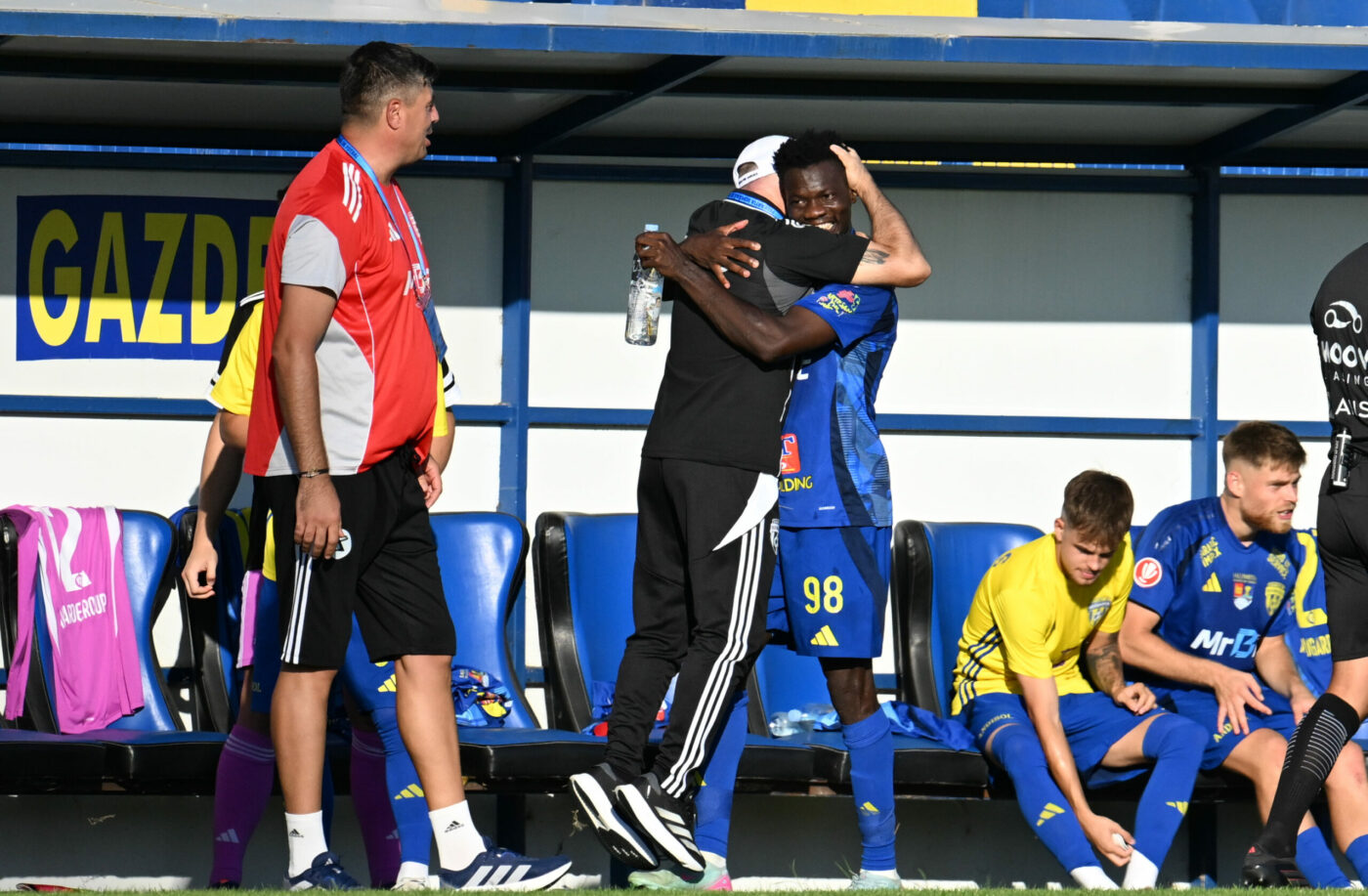 miza-financiara-a-pariului-dintre-jean-vladoiu-si-vedeta-din-camerun.-exclusiv