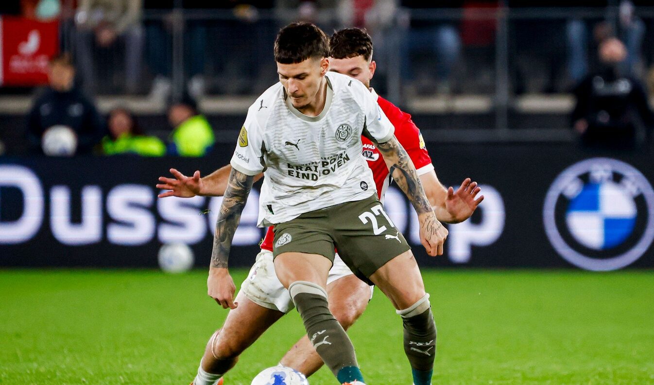 dennis-man-l-a-dat-pe-spate-pe-colegul-sau-de-la-psv:-e-fantastic