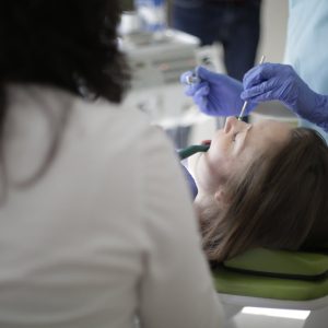 cum-recunosti-primele-semne-ale-problemelor-dentare-sfaturi-de-la-gentle-dentist